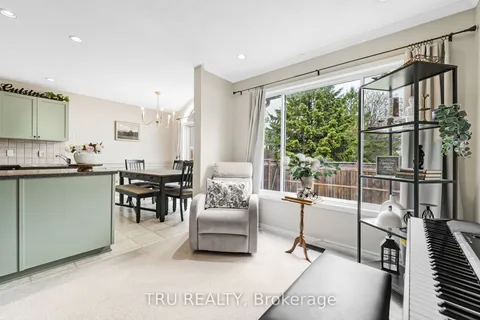 102 Southpointe Avenue, ON K2J 4T5