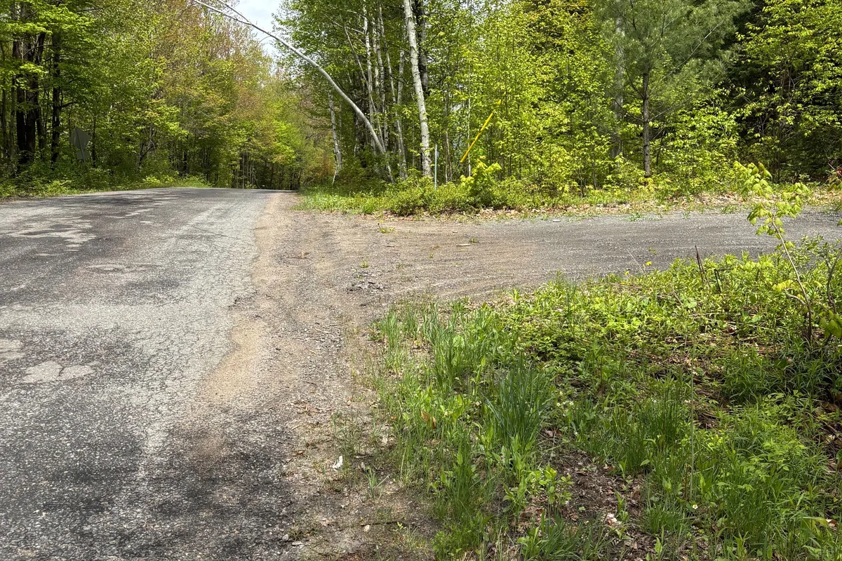 1498 Lone Pine Drive, ON P1L 1X4