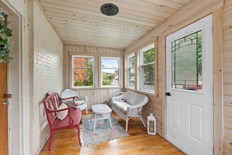 82 Lake Avenue, ON K7C 1K8