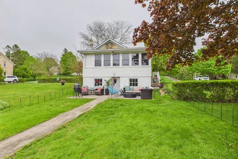 1178 Queen Street, ON N2Z 1G4