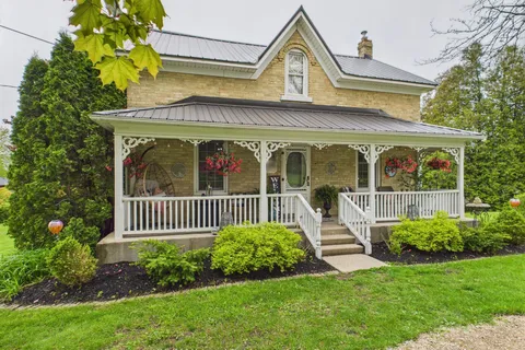 1178 Queen Street, ON N2Z 1G4