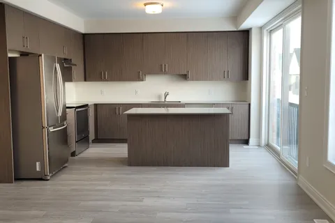 426 Melling Avenue, ON K9H 0J2