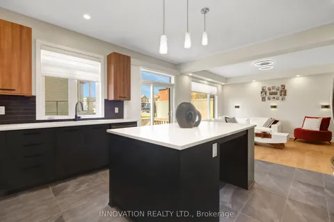 429 Fernside Street, ON K2T 0L2