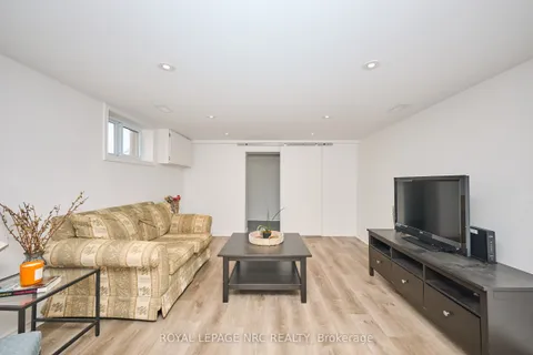 79 Cross Street, ON L3K 1L1