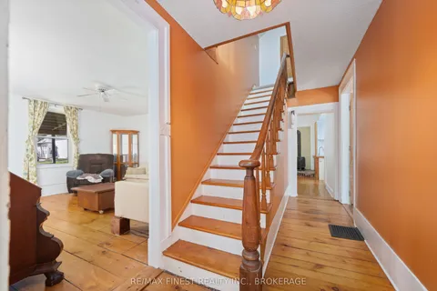 8 Catherine Street, ON K0K 2T0