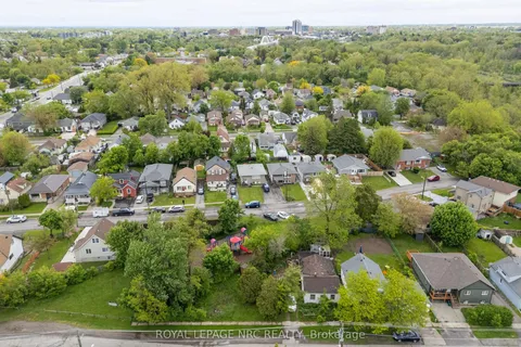 12 Bailey Street, ON L2S 1J4
