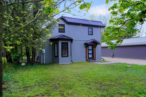 74 Victoria Street, ON N0G 2W0