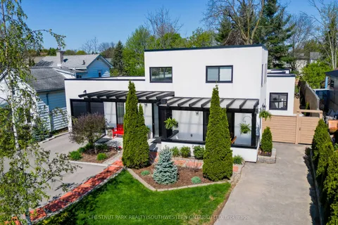 149 Woolwich Street, ON N2K 1S5
