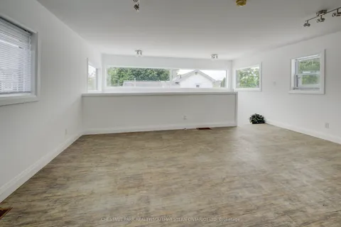 149 Woolwich Street, ON N2K 1S5