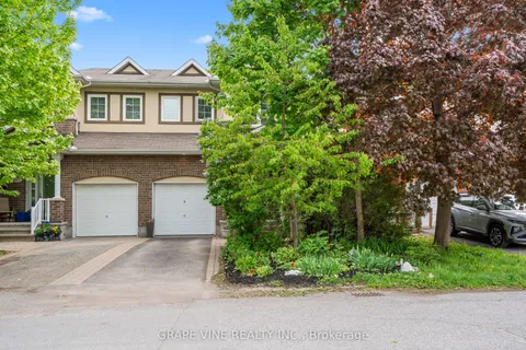 709 Melbourne Avenue, ON K2A 1X4