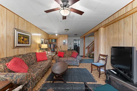 103 Elmwood Drive, ON K7G 3A5