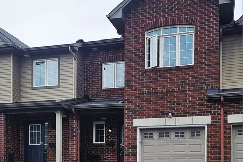 203 Kingswell Street, ON K1T 0L1