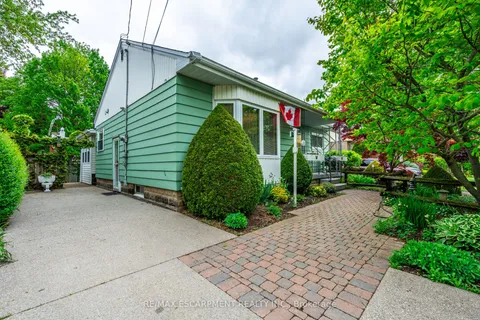 35 Kemp Drive, ON L9H 2N1