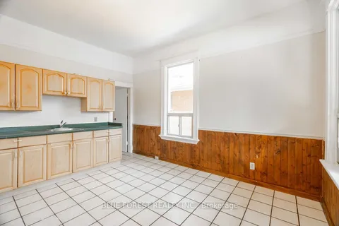 42 Terrace Street, ON N5Z 2X4