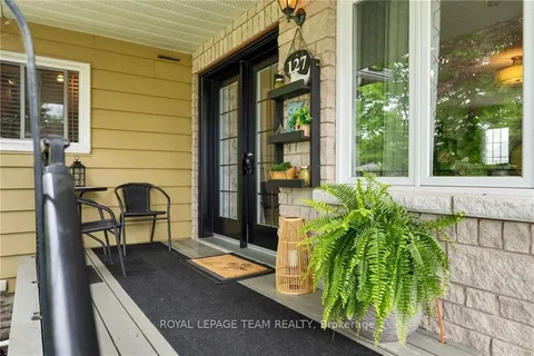 127 GRANT Boulevard, ON K7V 2P3