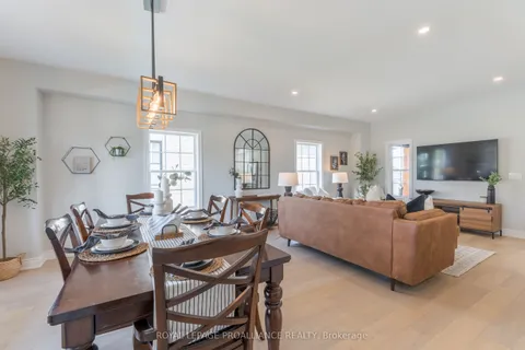 913 John Fairhurst Boulevard, ON K9A 1L9