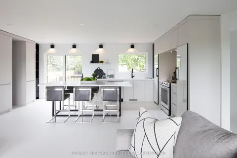 413 QUEENSTON Road, ON L0S 1J0