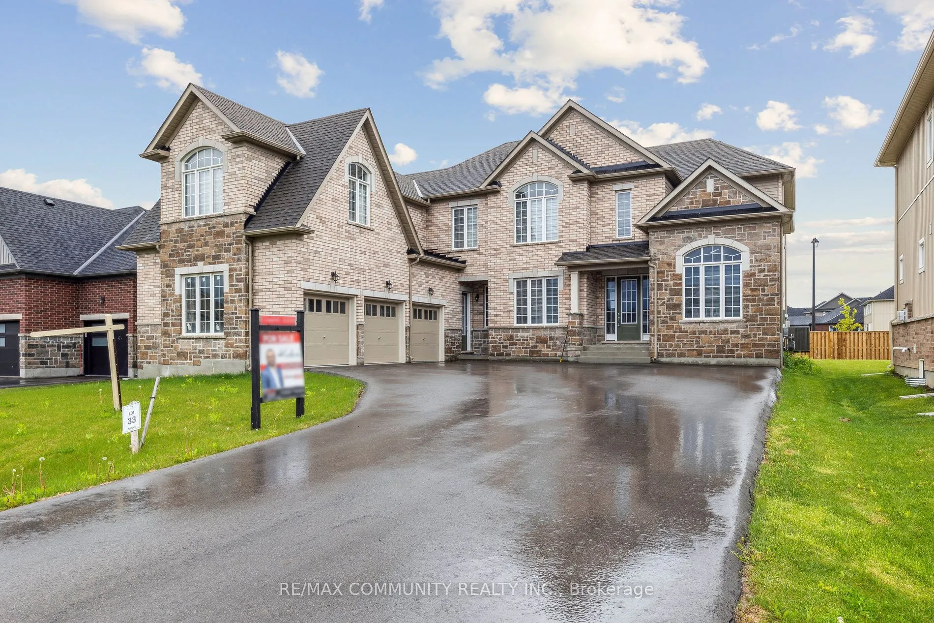 15 Golden Meadows Drive, ON K9J 0H6