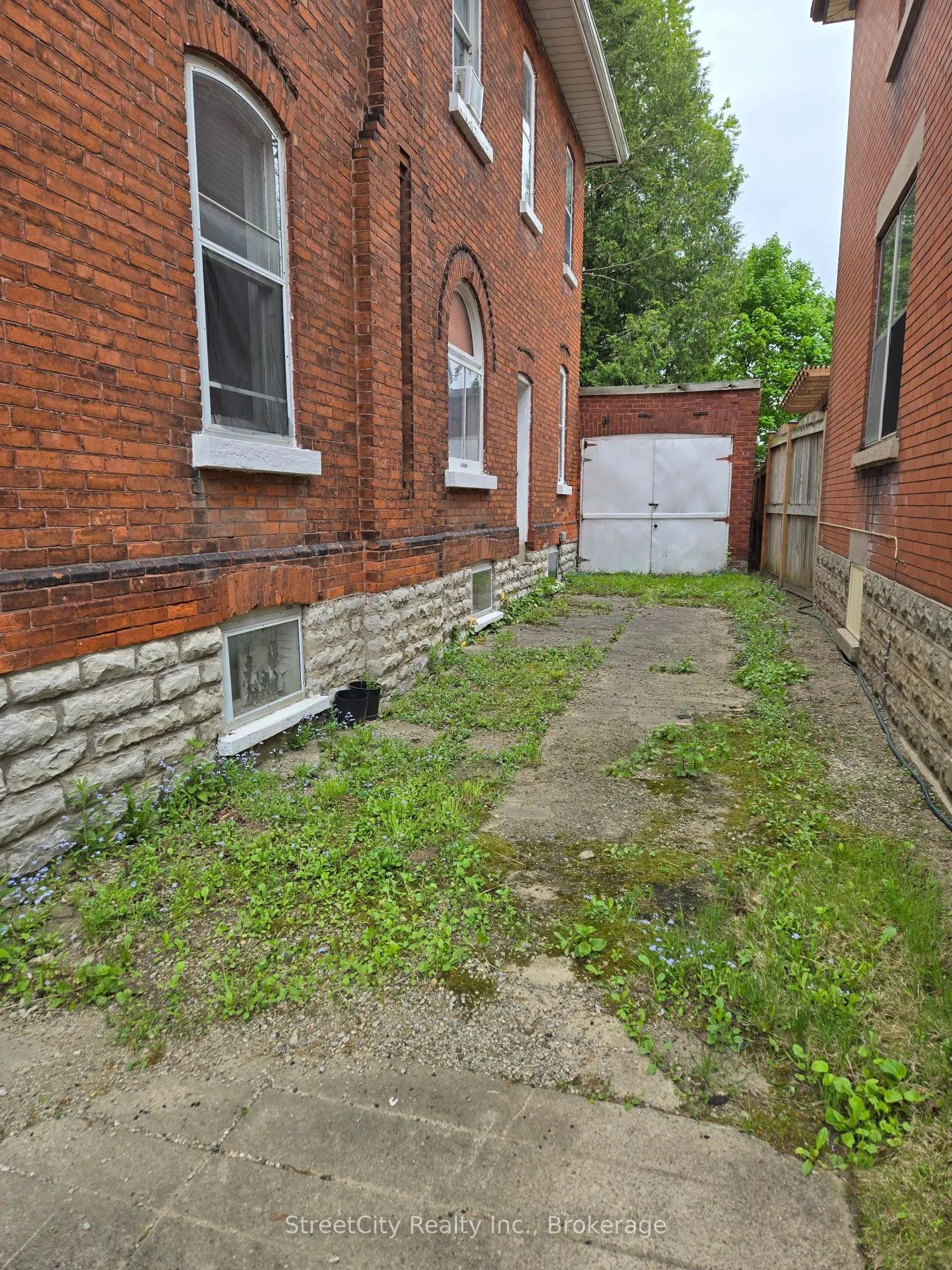 115 Douro Street, ON N5A 3R4