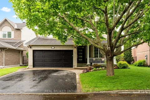 1957 Montclair Avenue, ON K1W 1H9