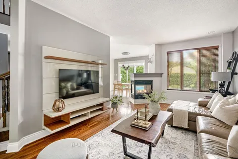 1957 Montclair Avenue, ON K1W 1H9