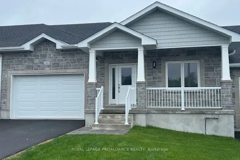 22 Douglas Marshall Crescent, ON K6V 0E7