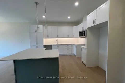 22 Douglas Marshall Crescent, ON K6V 0E7