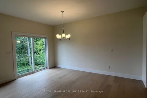 22 Douglas Marshall Crescent, ON K6V 0E7