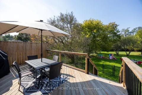 420 Parkhill Road, ON K9L 1C1