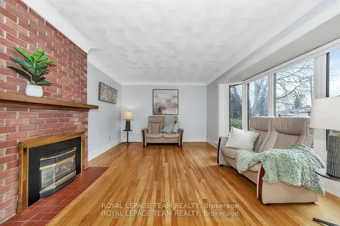 2099 Balharrie Avenue, ON K1G 1G4