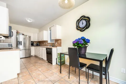 357 Widgeon Way, ON K1T 0G1