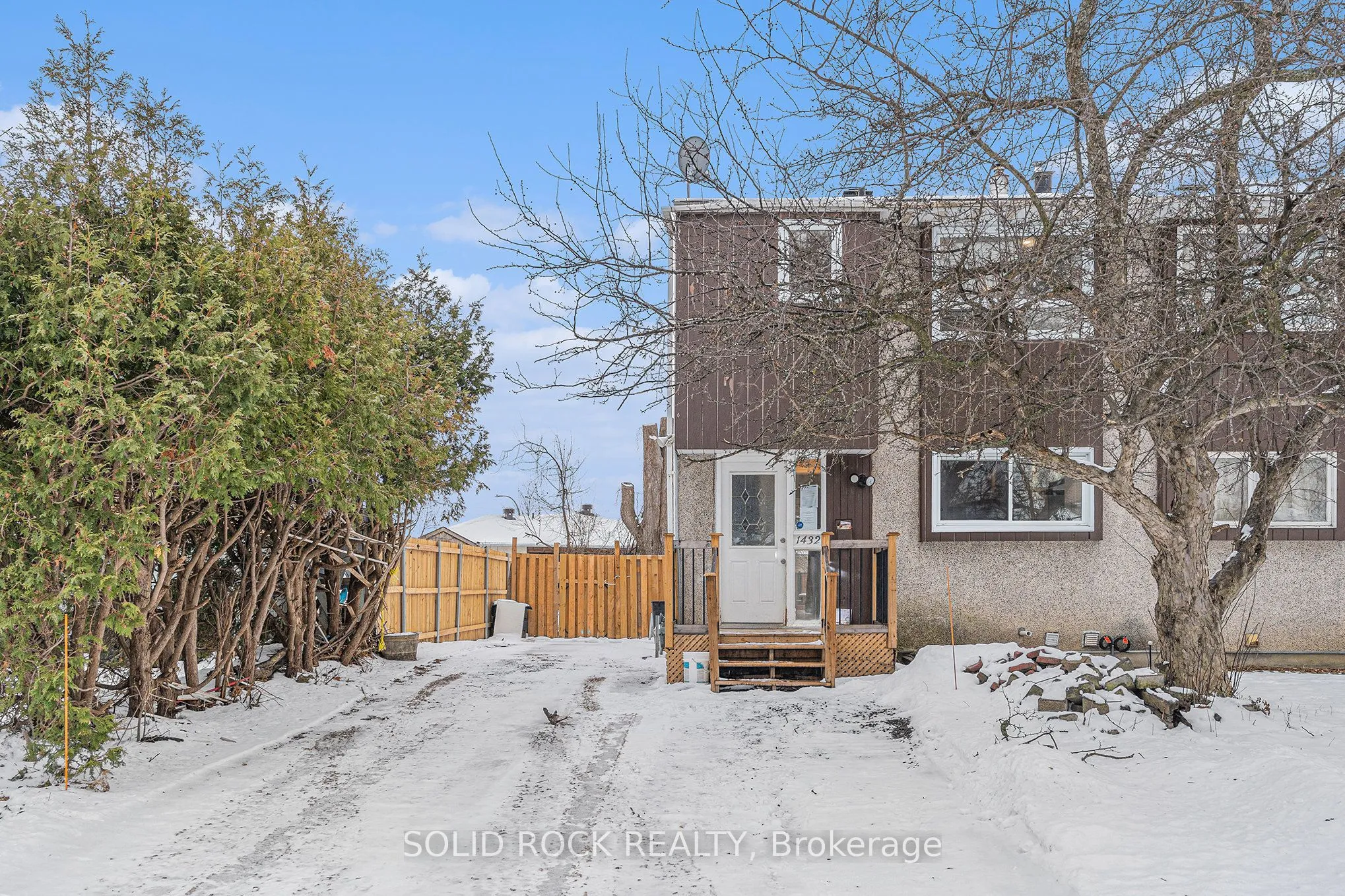 1432 Leigh Crescent, ON K1J 8E4