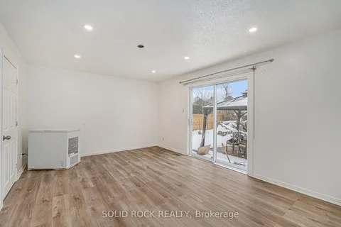 1432 Leigh Crescent, ON K1J 8E4