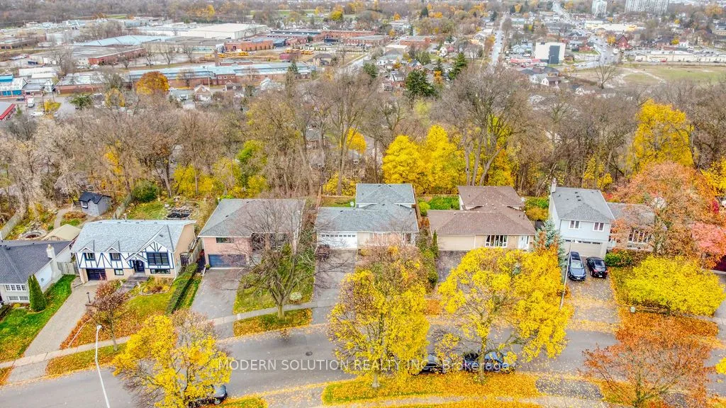 36 Hillcrest Avenue, ON N3T 5X8