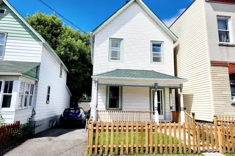274 Bell Street, ON K1S 4J8