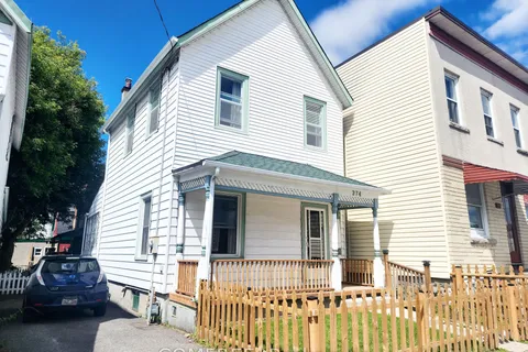 274 Bell Street, ON K1S 4J8