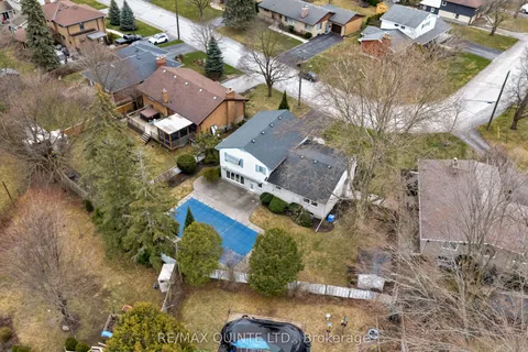 26 Rosewood Avenue, ON K8N 4E9
