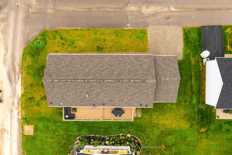 2 DRIFTWOOD Crescent, ON N0A 1L0