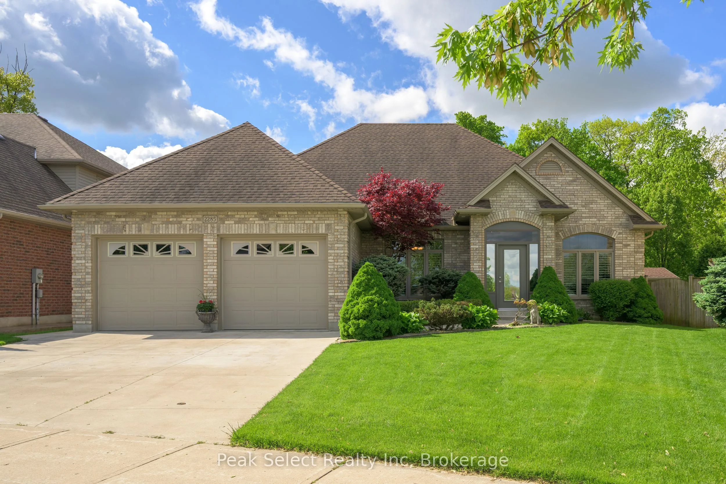 2285 Lilac Avenue, ON N6K 5E1