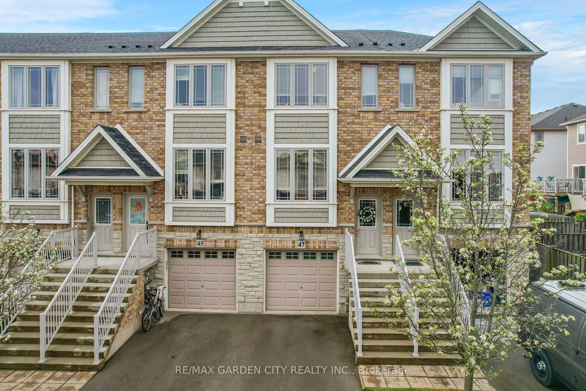 8 Hemlock Way, ON L3M 0B5