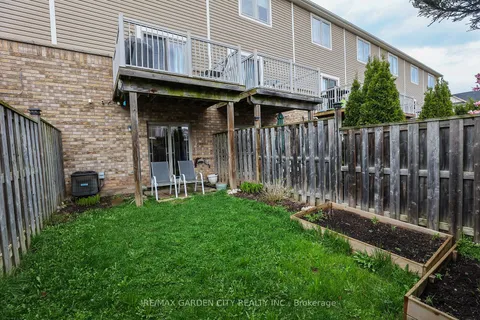 8 Hemlock Way, ON L3M 0B5