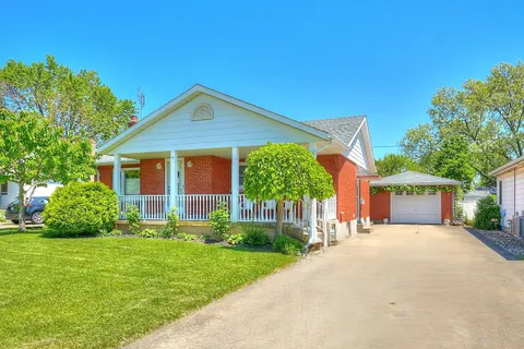 6 Munro Street, ON L2V 2V8
