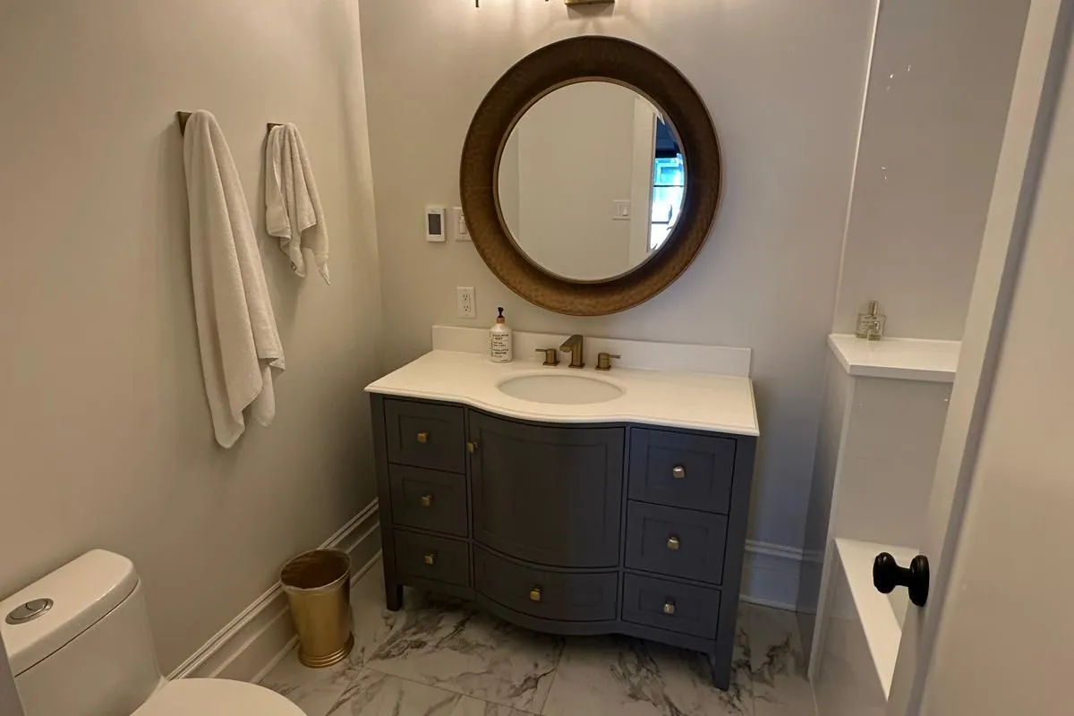 25 Mcleod Street, ON K2P 0Z4