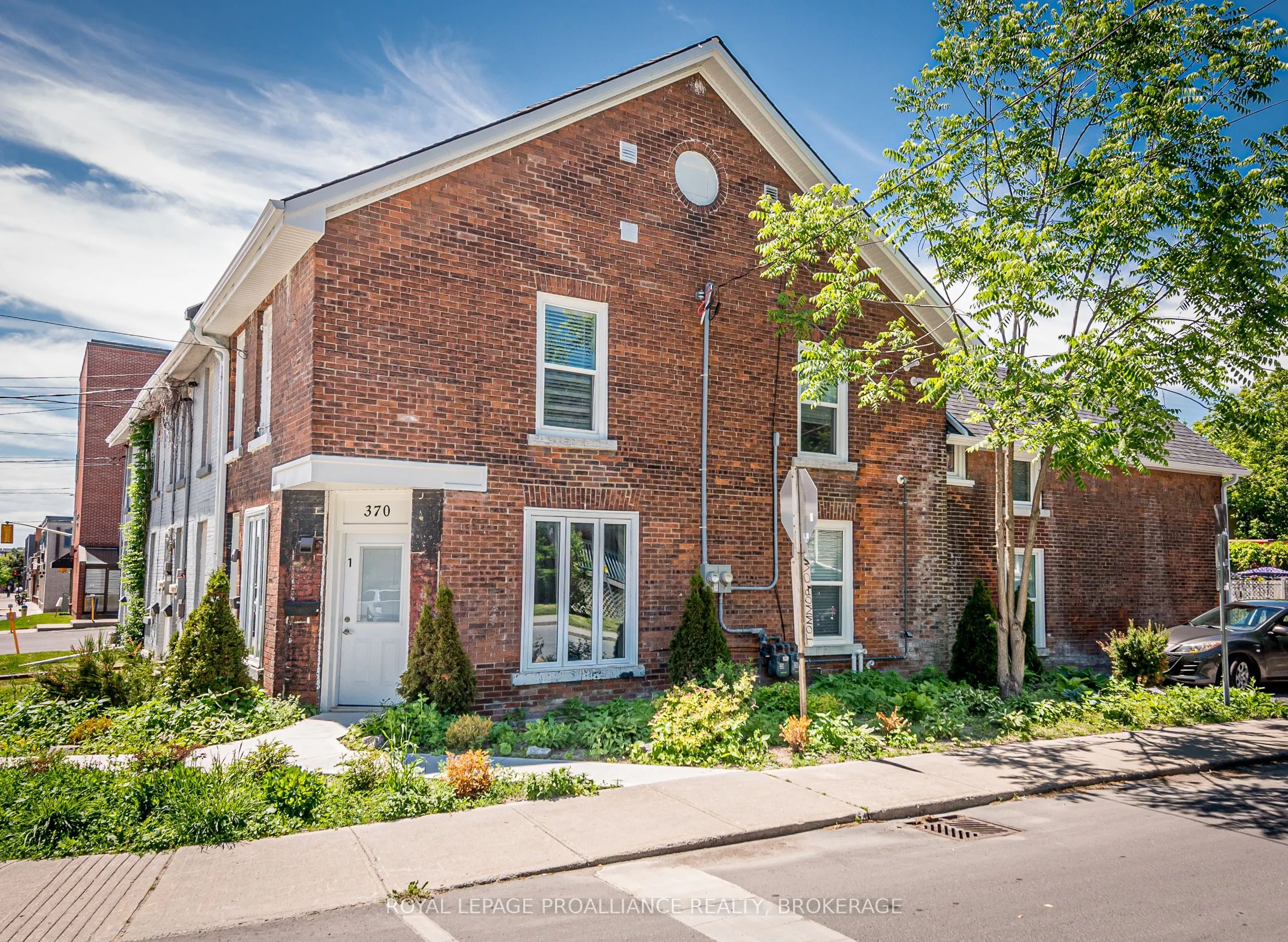 370 Barrie Street, ON K7K 3T3