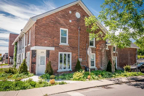 370 Barrie Street, ON K7K 3T3