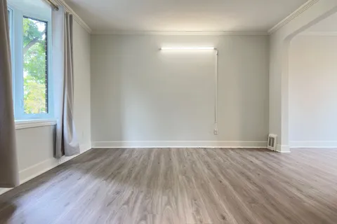 5672 Drummond Road, ON L2G 4L4