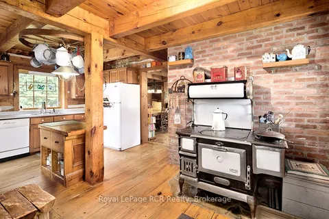 132376 SOUTHGATE  13 Side Road, ON N0C 1B0