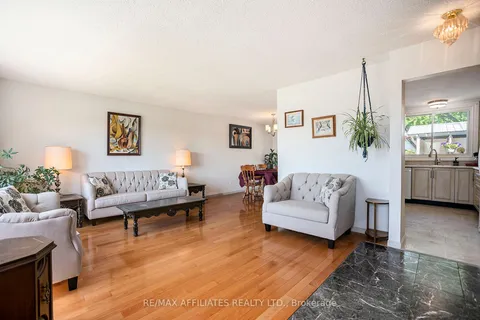12 Ross Street, ON K7A 4V6