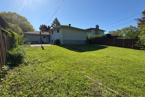 687 Harrow Place, ON K7M 5M1