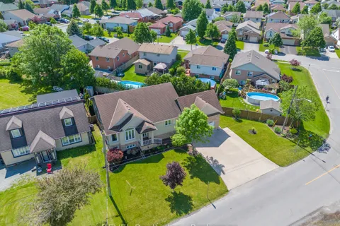 8028 Booth Street, ON L2H 1E8